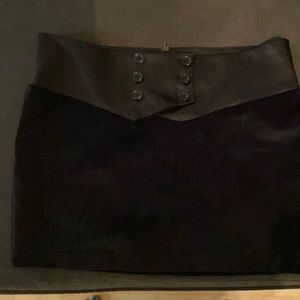 six adorable buttons on waist it’s got suede bottom and silk stunning 90s